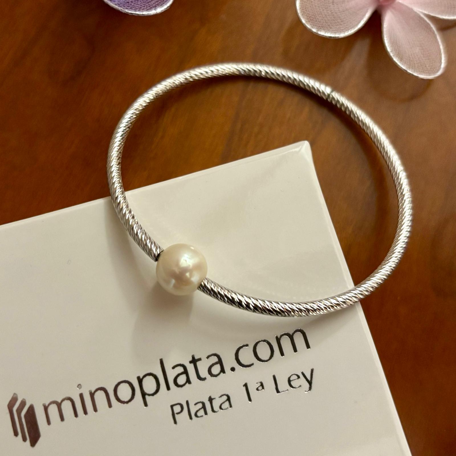 Pulsera elástica tallada de Plata de ley rodiada con Perla 5