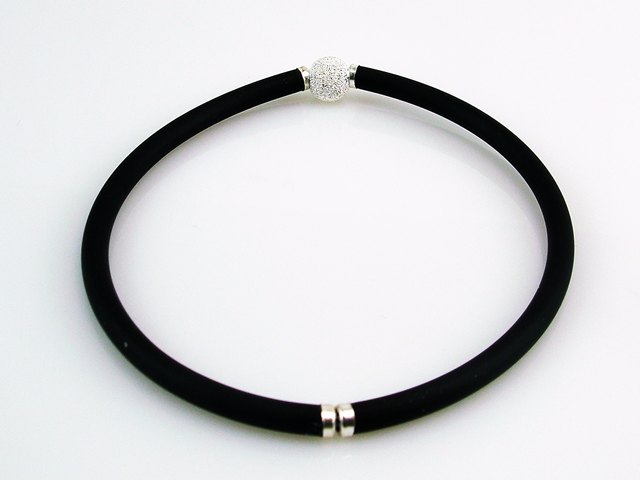 Pulsera de Caucho negro y Plata de ley