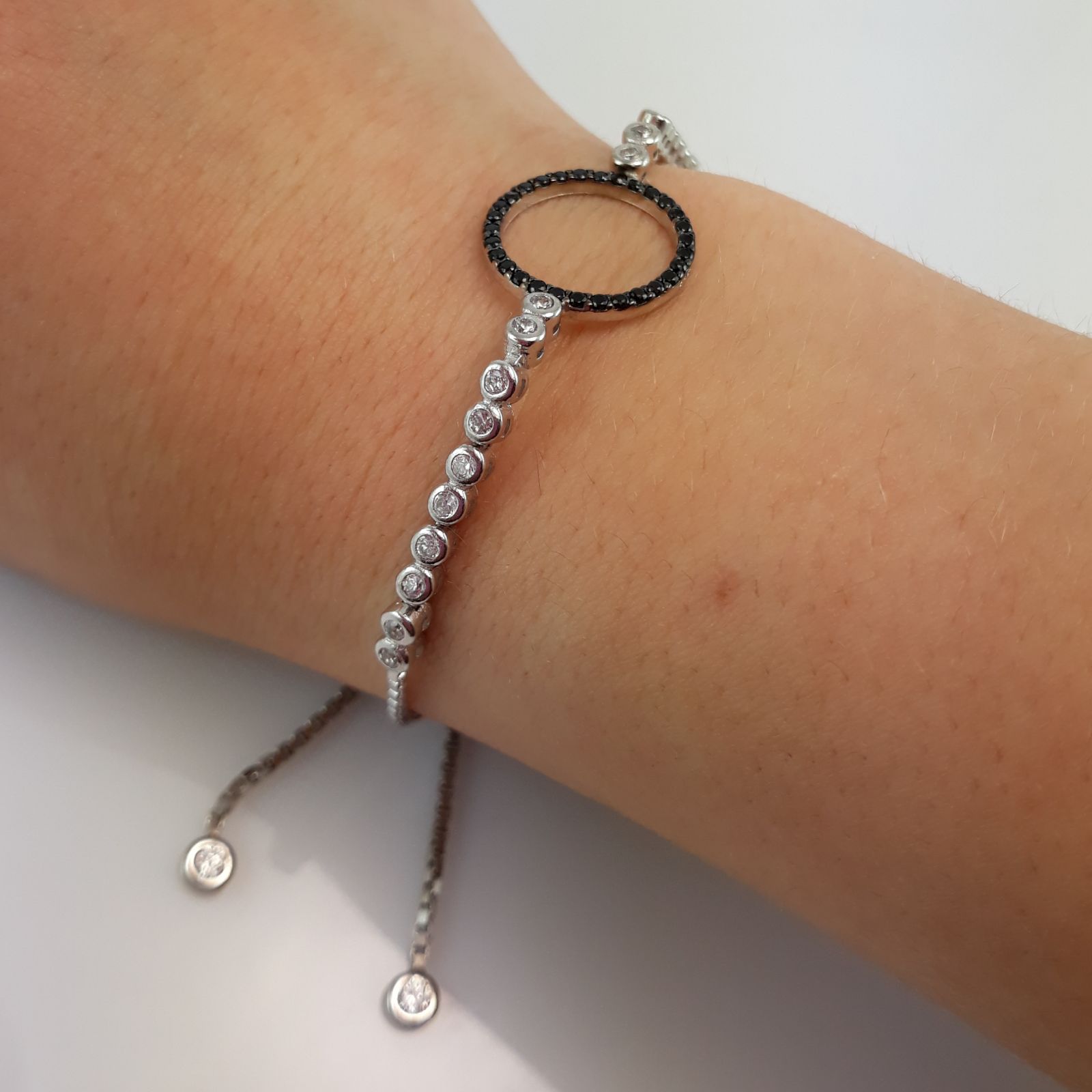 Pulsera Karma de Plata rodiada con Circonitas y ajustable 2