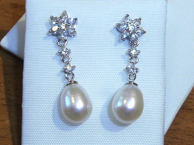 Pendientes Perla cultivada en Plata rodiada y Circonitas