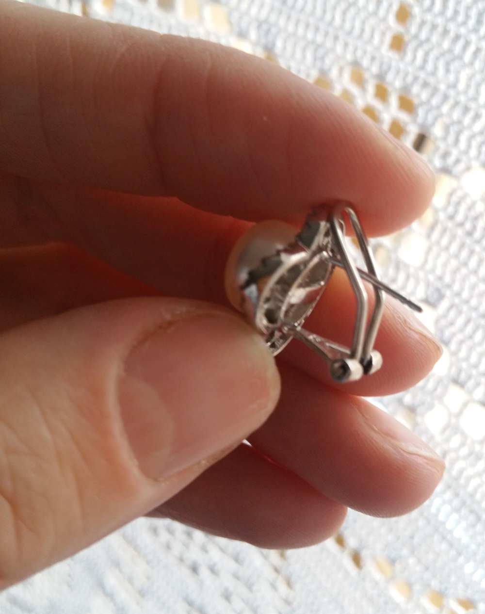 Pendientes omega de Plata rodiada con Perla y Circonitas 2