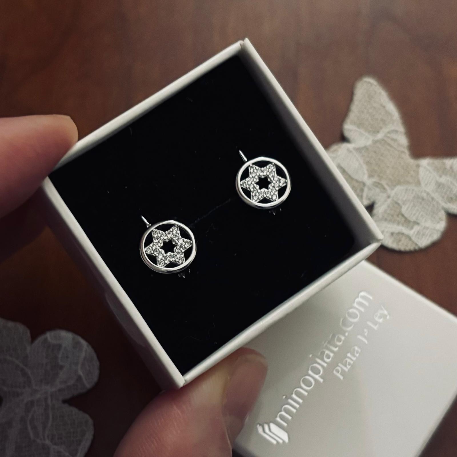 Pendientes circulo estrella de Plata rodiada con Circonitas y cierre ballesta