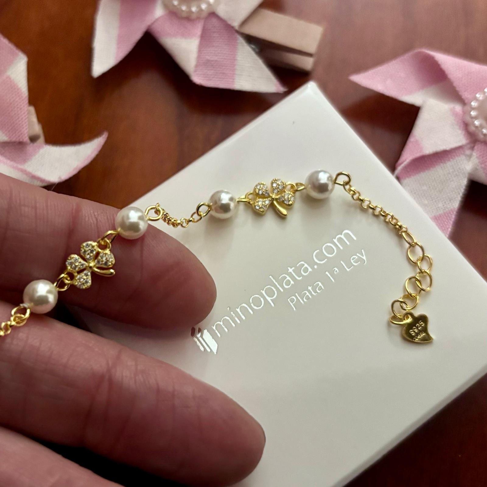 Pulsera trébol de Plata chapada dorada con Perlas niña comunión 1