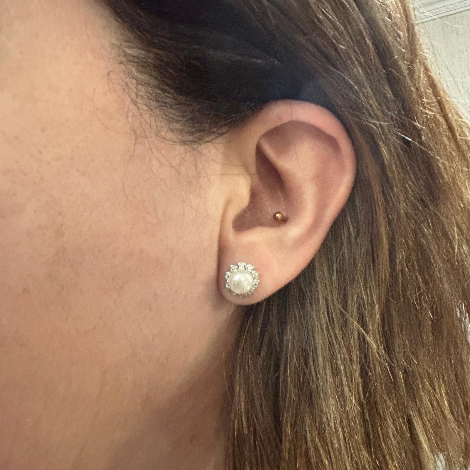 Pendientes flor de Plata rodiada con Perlas Cultivadas y Circonitas cierre rosca 3