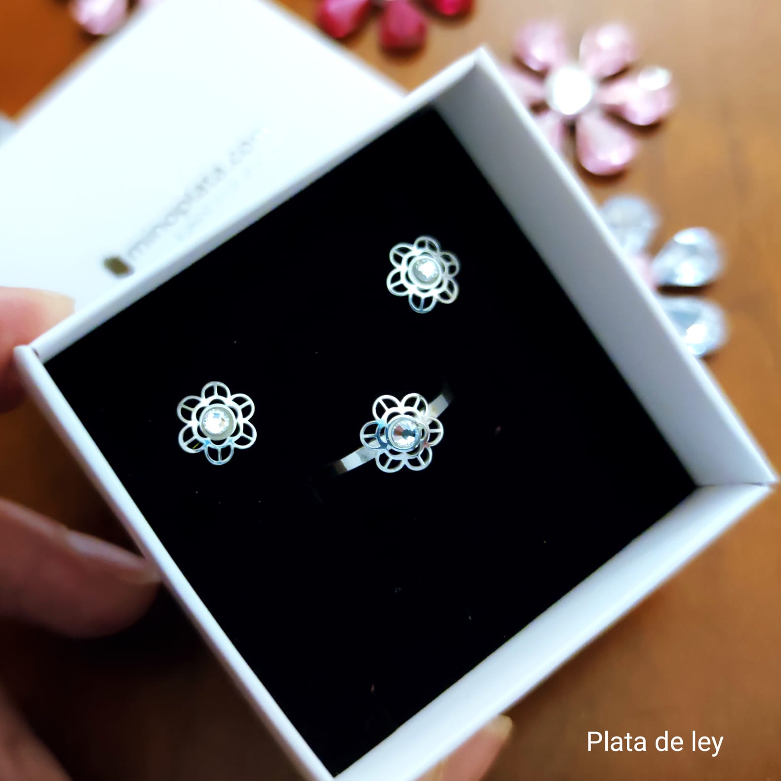 Aderezo flor de Plata de ley y Circonita para niña 6