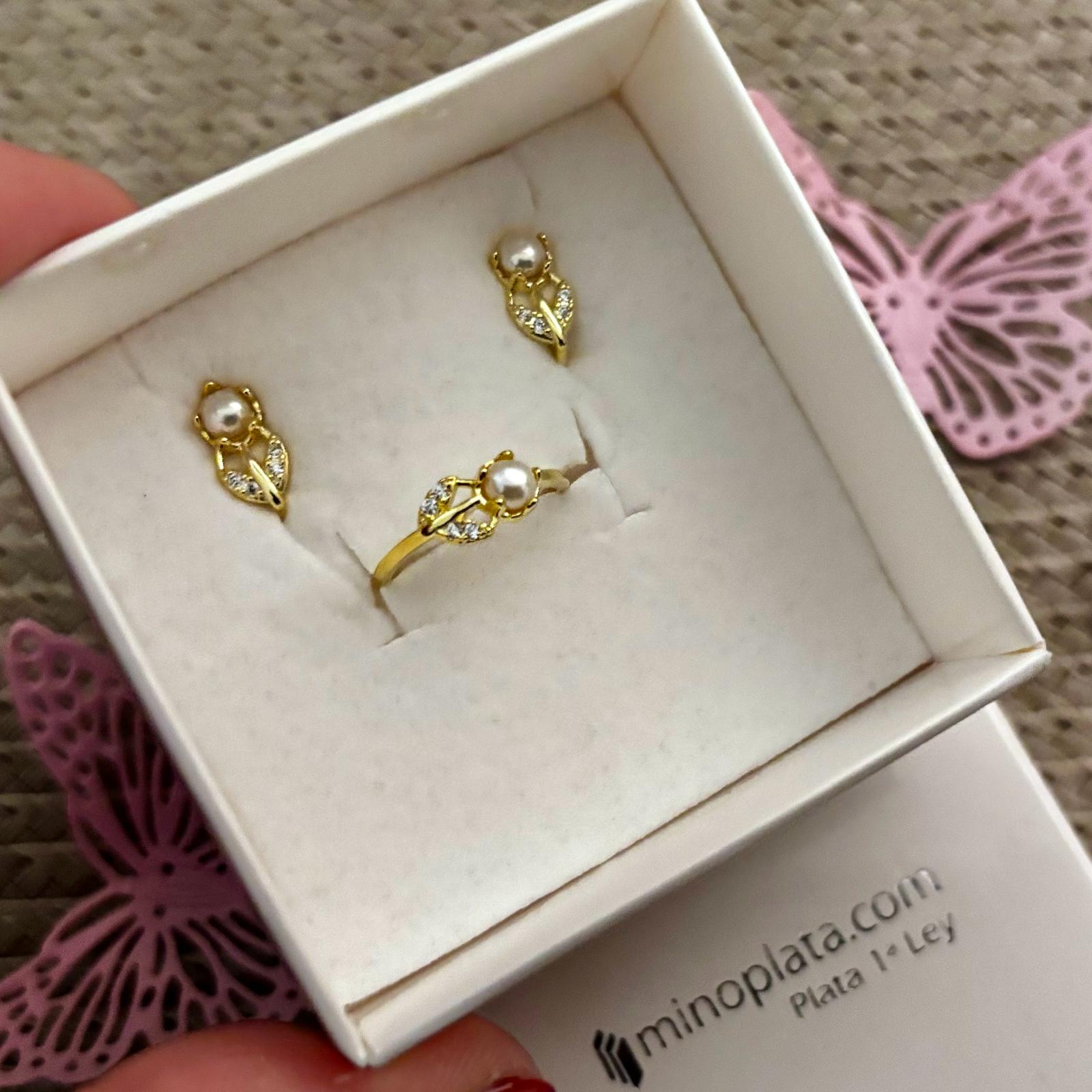 Juego Pendientes y Anillo ajustable flor de Plata chapada en Oro con Perlas cultivadas y Circonitas para niña 3