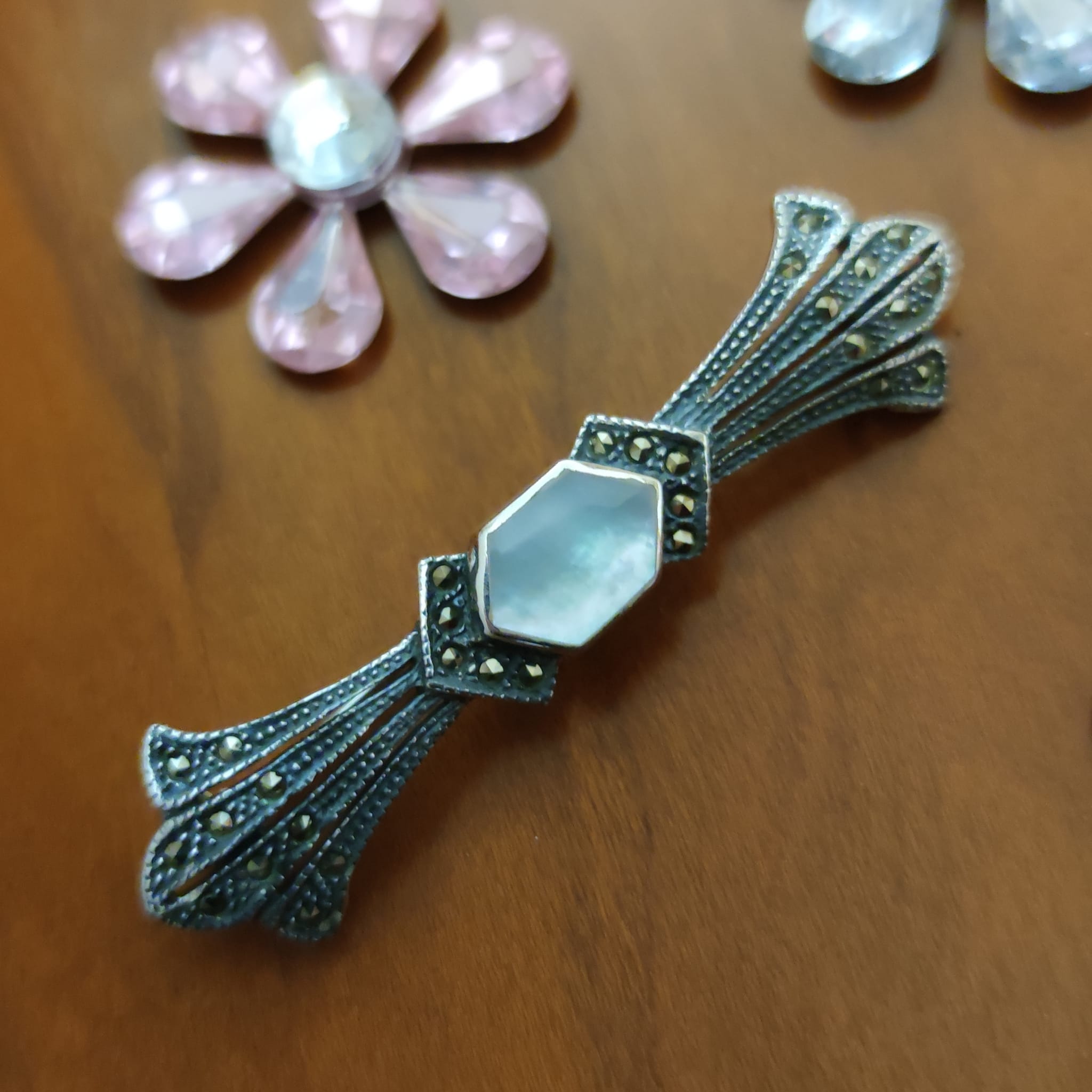Alfiler de Plata vieja con Nácar y Marcasitas para mantilla_1