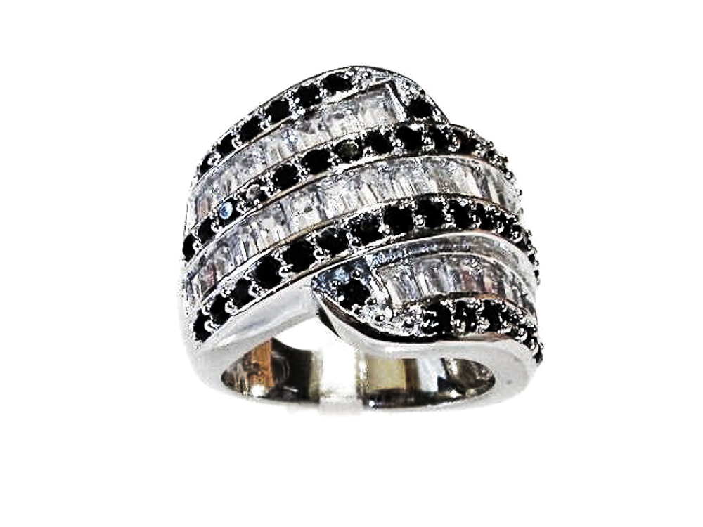 Anillo de Plata con Circonitas Blancas y Negras