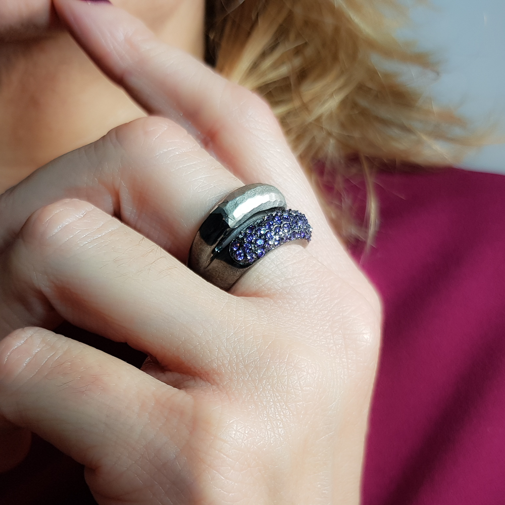 Anillo de Plata con Rutenio y Circonitas moradas 1
