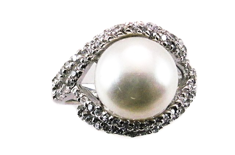 Anillo en Plata de Ley rodiada con Perla y Circonitas