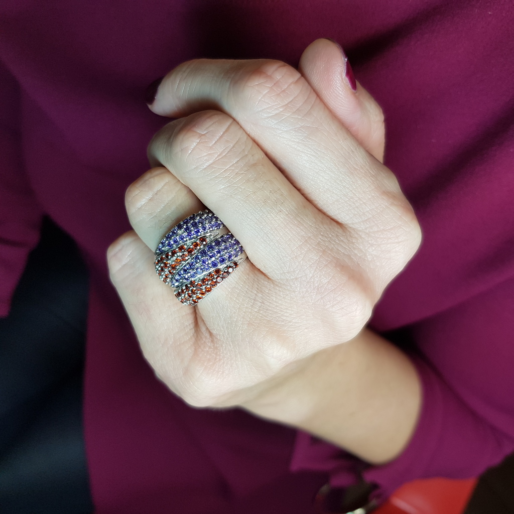 Anillo de Plata Rodiada y Circonitas Rojas y Moradas 1