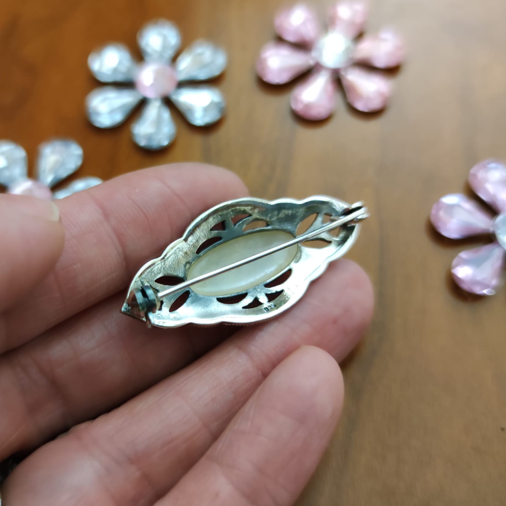 Broche de Plata con Marcasitas y nácar 3