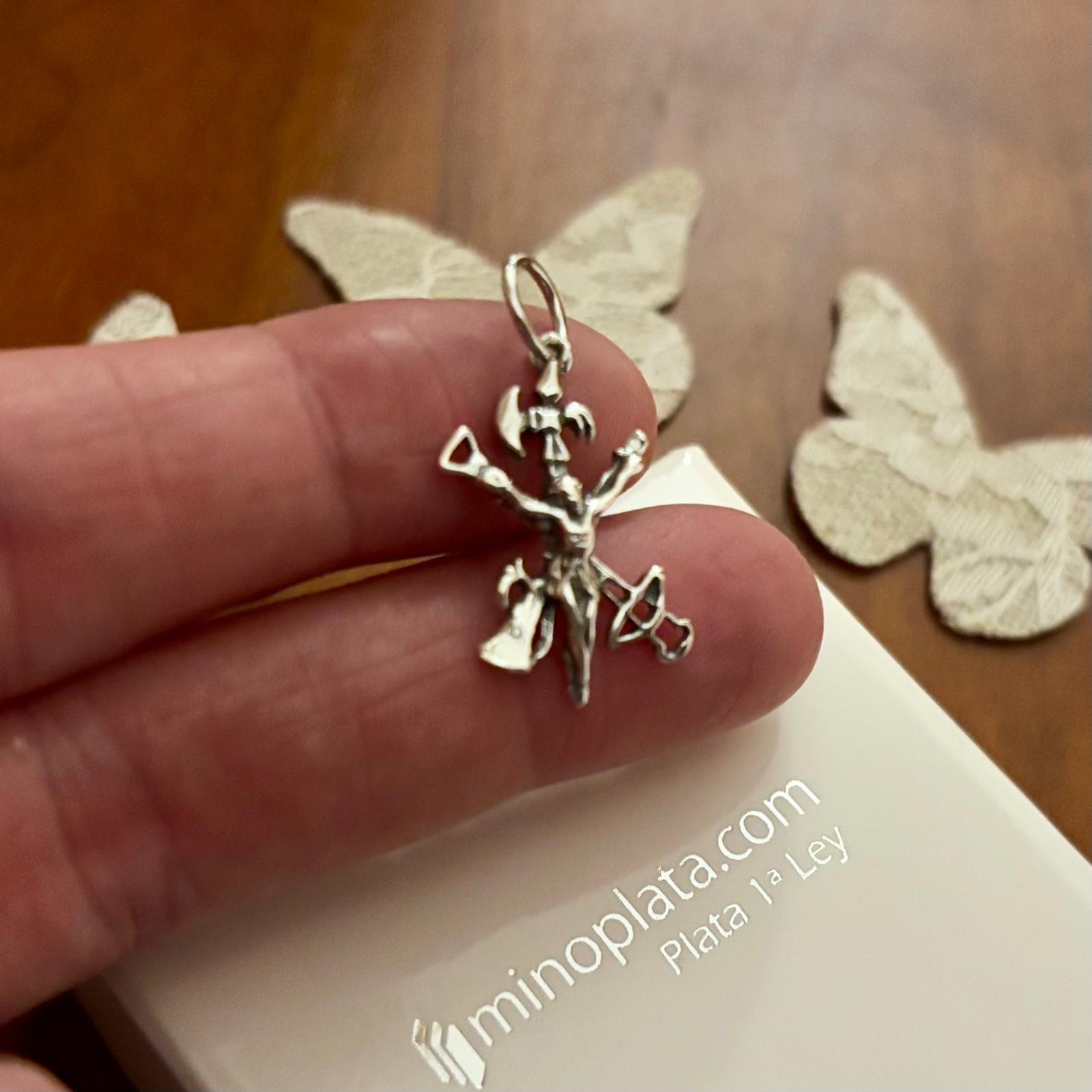 Colgante Cristo de la Legión en Plata de ley envejecida 24mm x 15mm 4