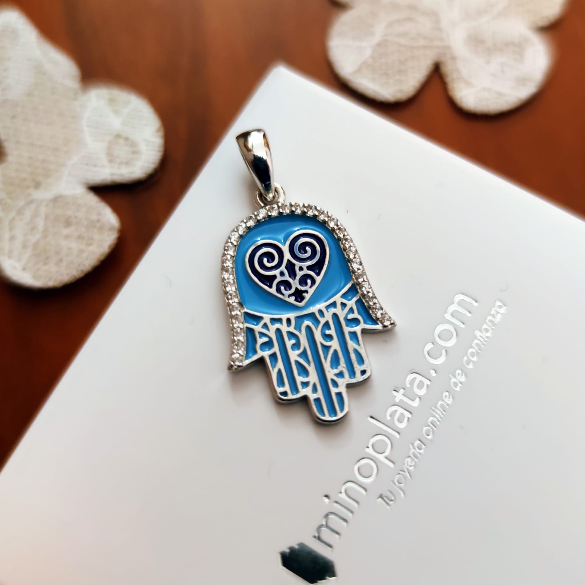 Colgante azul claro de la Mano de Fátima de Plata y Circonitas 2