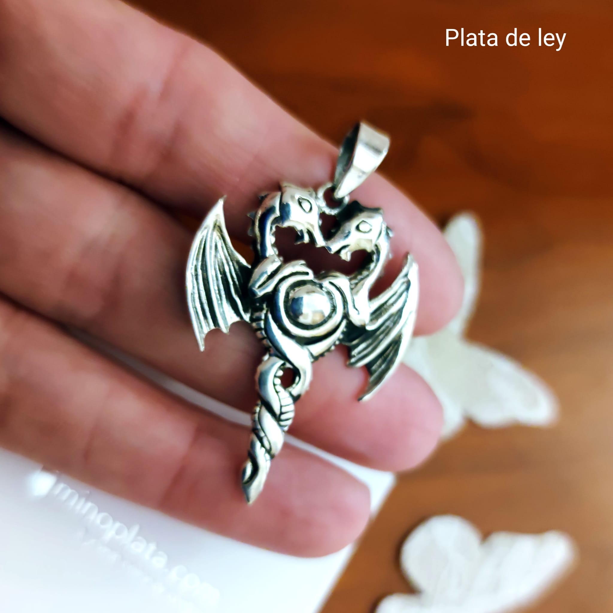Colgante cabezas de dragón de Plata de ley envejecida 1