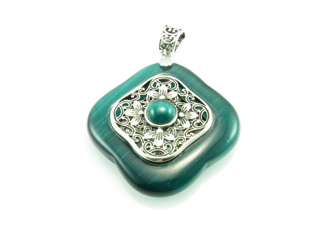 Colgante de Plata vieja con piedra verde Ojo de Gato