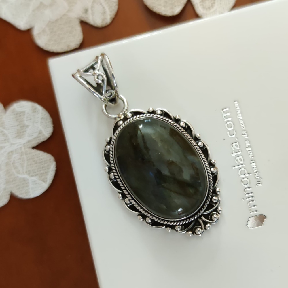 Colgante cerco de Plata vieja con Piedra Natural Labradorita 2