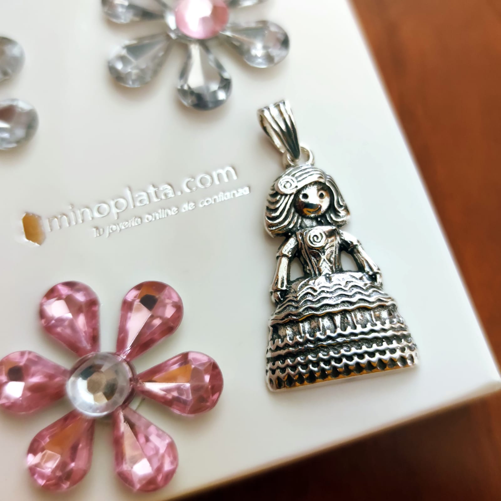 Colgante Menina de Plata de ley vieja 3
