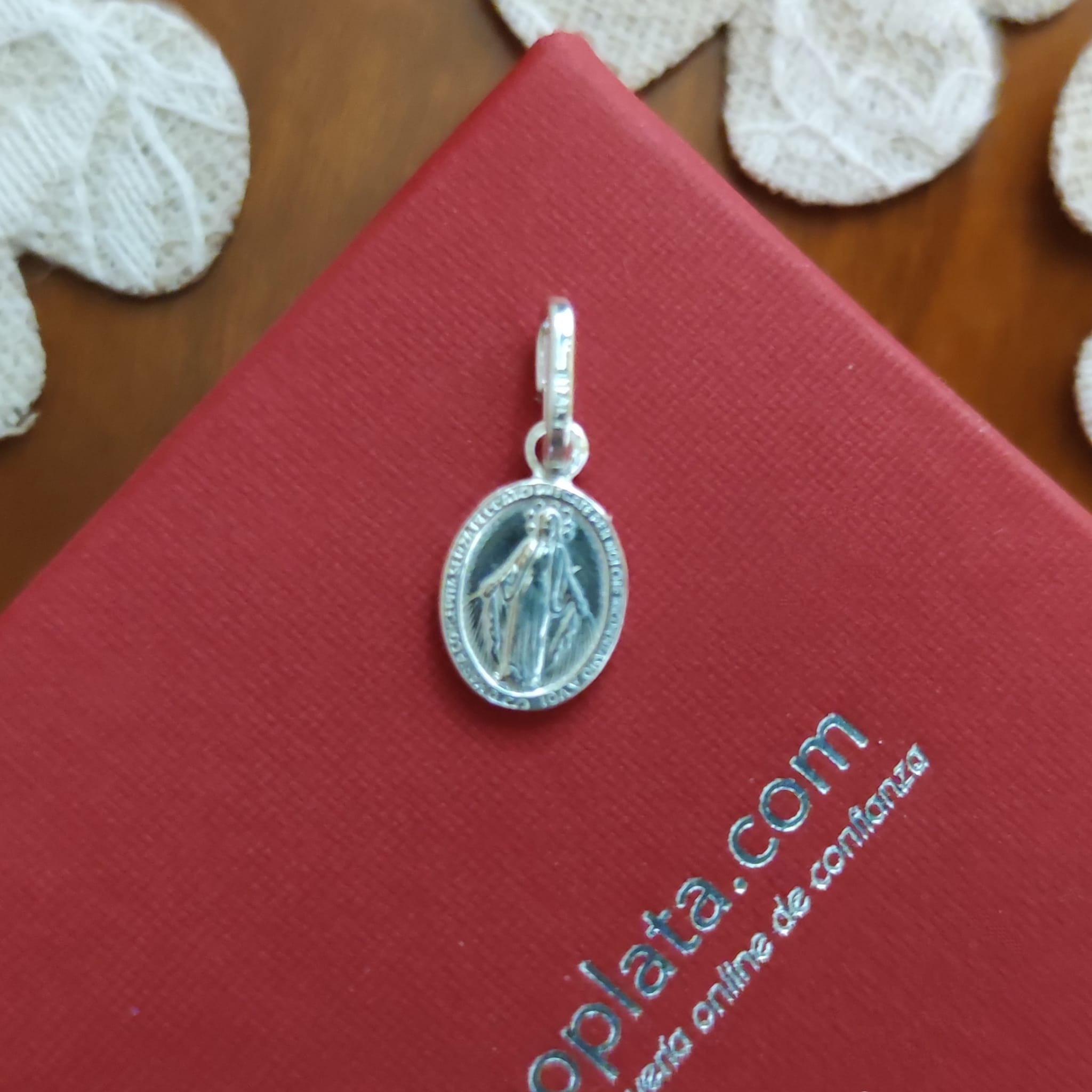 Medalla pequeña Virgen Milagrosa de Plata de ley 925 8mmx10mm 5