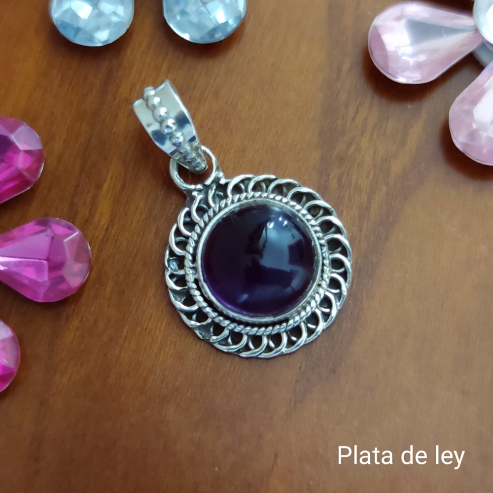 Colgante piedra Amatista en Plata de ley envejecida