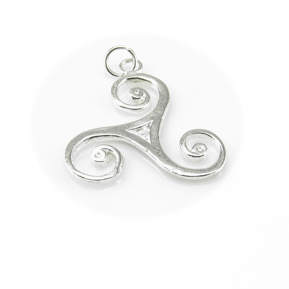 Colgante triskel de Plata de ley