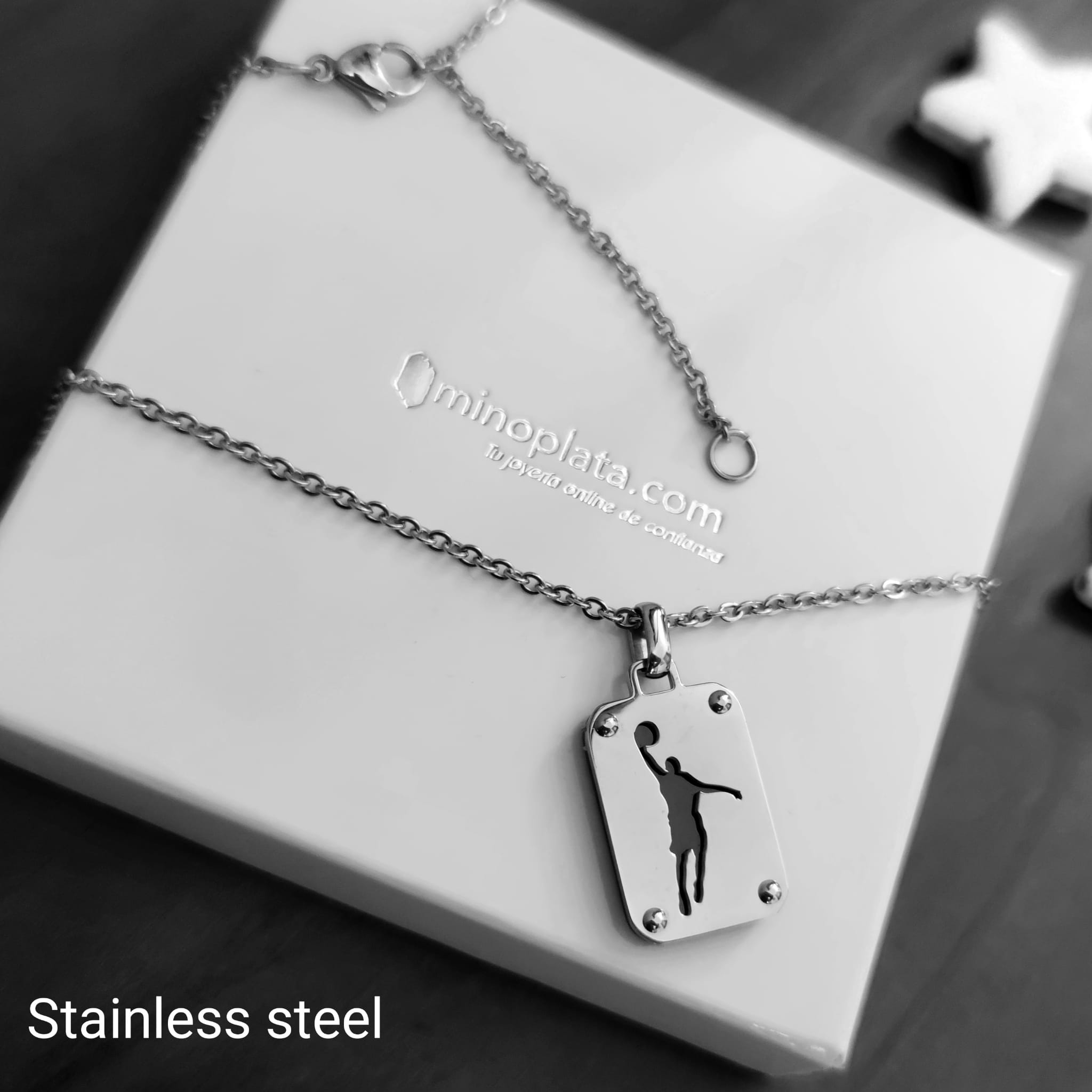 Gargantilla con placa baloncesto de Acero inoxidable 3