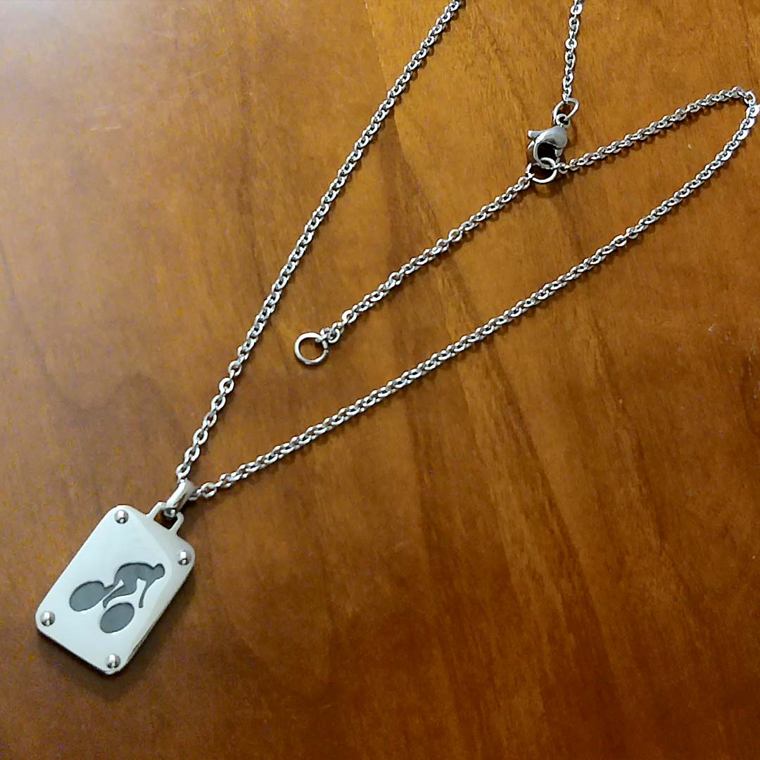 Collar de Acero inoxidable placa decorada con figura de ciclista 1