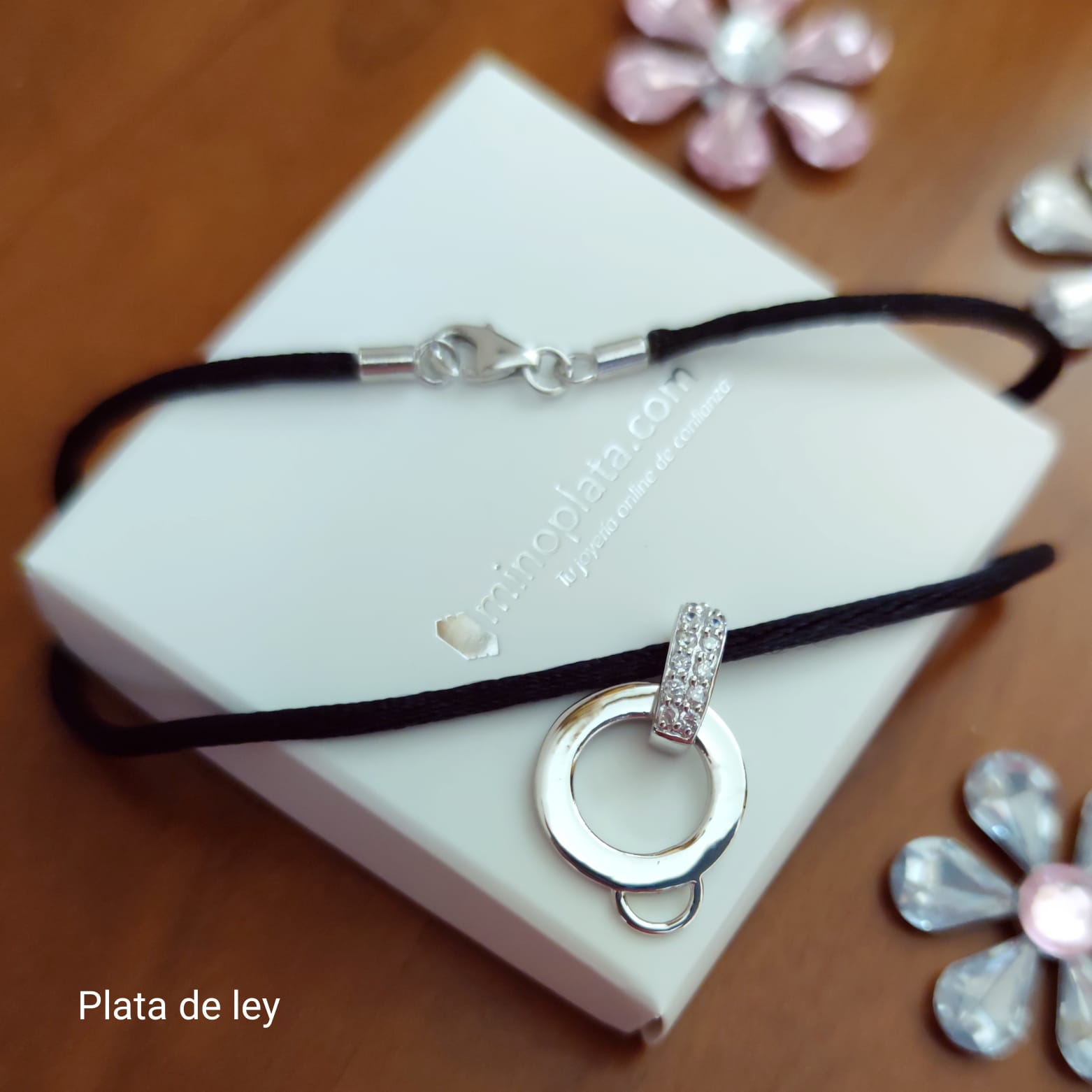 Gargantilla con Strass estilo Charms con cordon de Seda 2