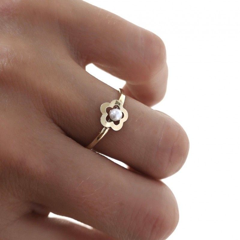 Juego Pendientes y Anillo flor de Plata dorada con Perla niña 2