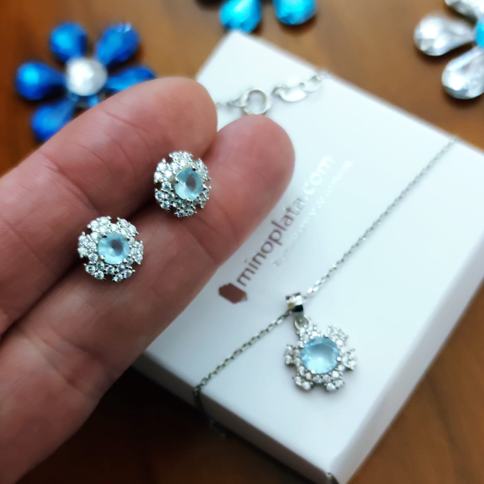 Aderezo Pendientes y Gargantilla de Plata con circonitas azules 2