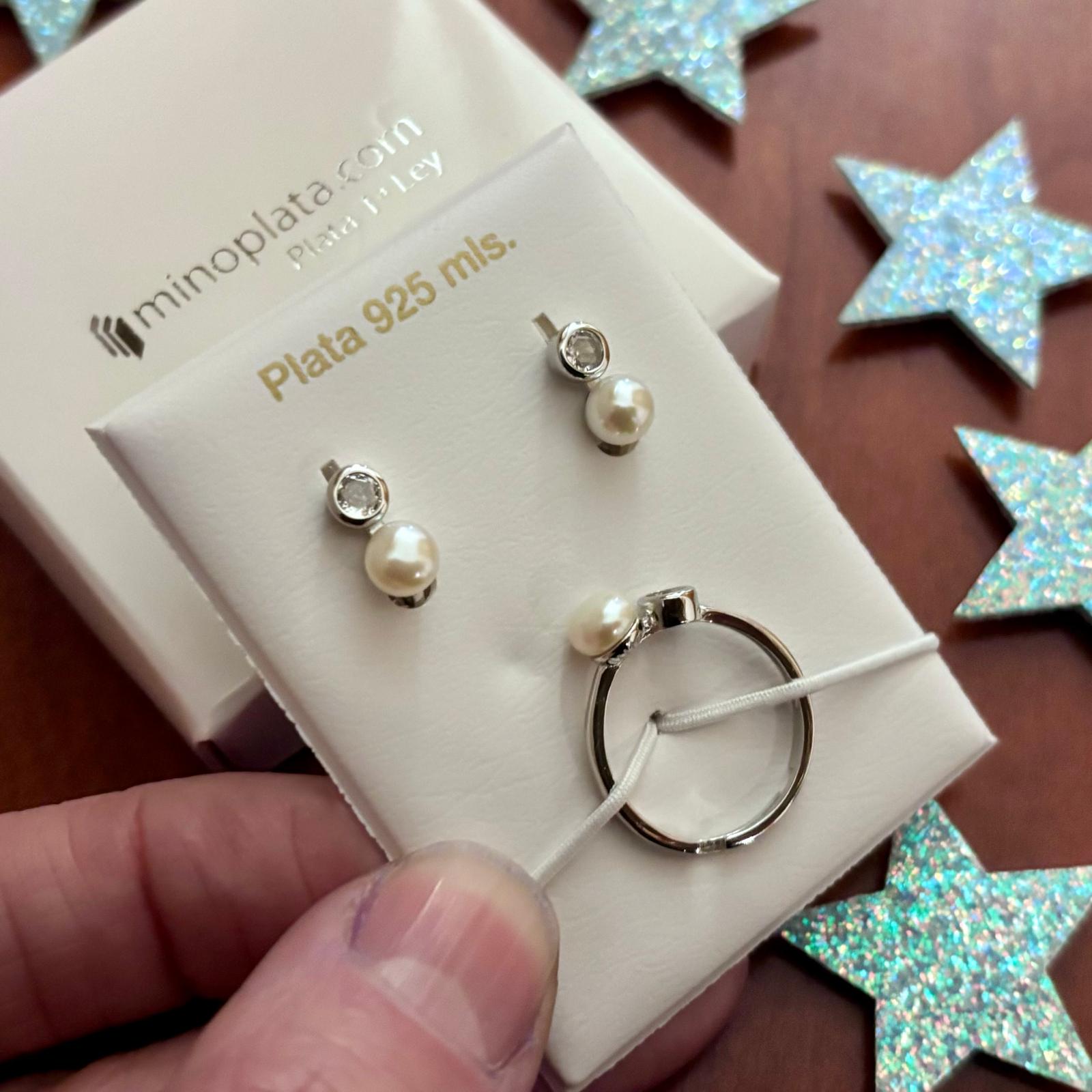 Conjunto Pendientes y Sortija de Plata rodiada con Perlas cultivadas y Circonita Comunión 1