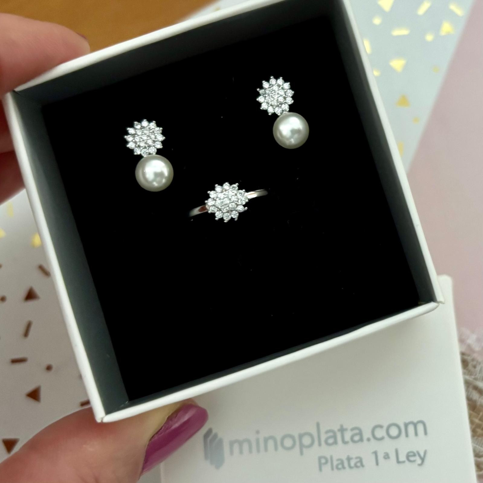 Juego Pendientes y Anillo ajustable para Comunión flor Plata rodiada con Perlas cultivadas y Circonitas 2