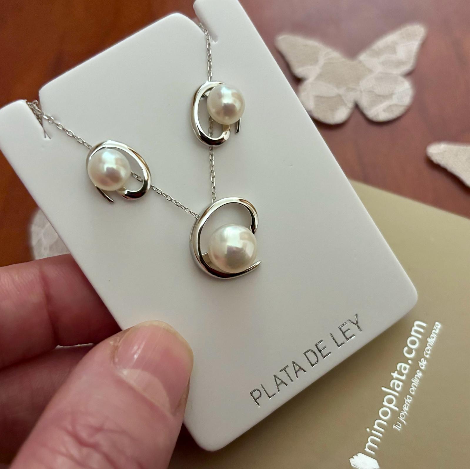 Juego Pendientes y Collar de Plata rodiada con Perlas cultivadas para mujer