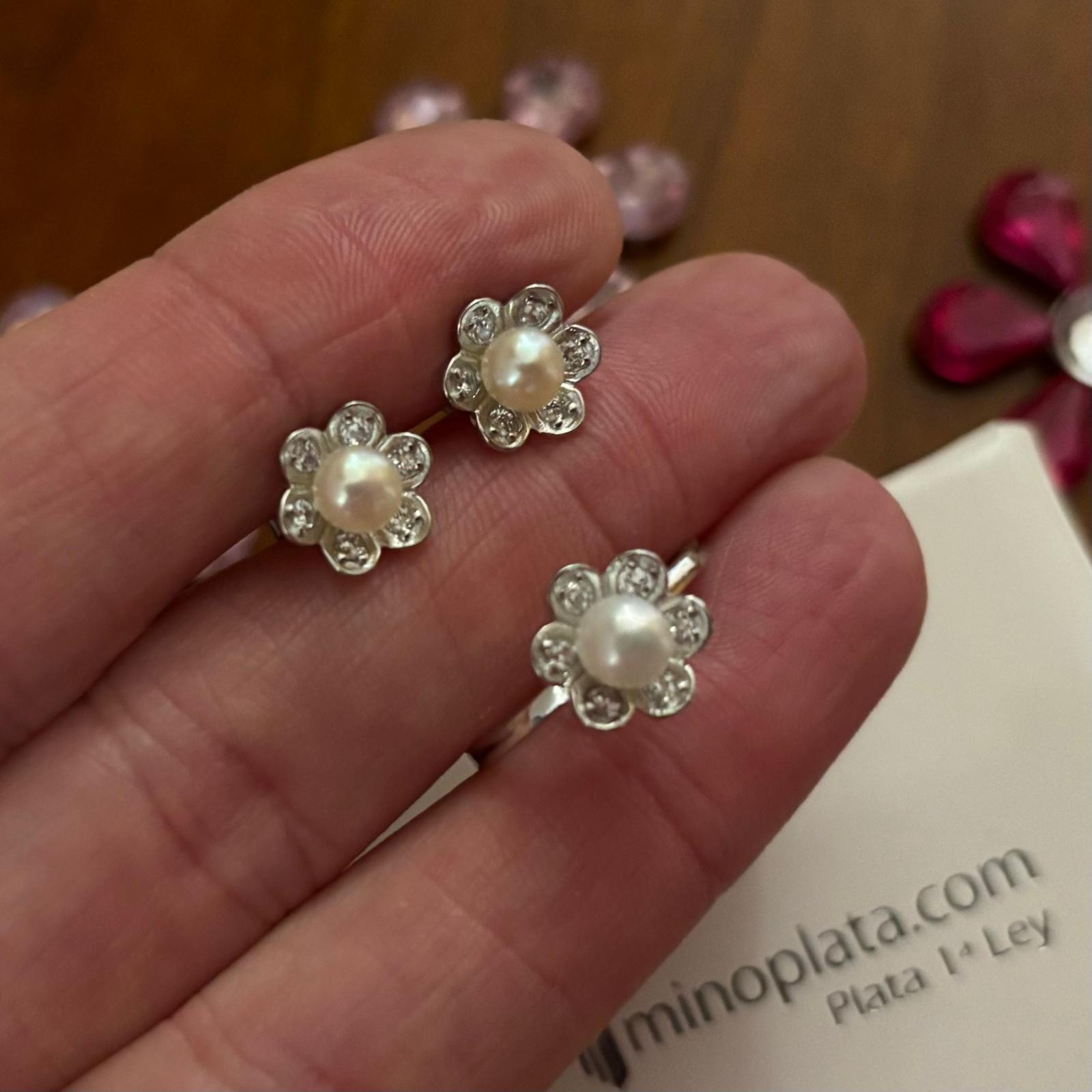 Conjunto flor Pendientes y Anillo de Plata rodiada con Perlas y Circonitas 2