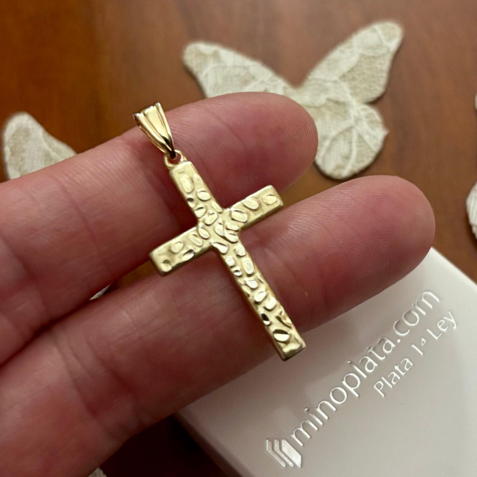Crucifijo de Plata de ley chapada en Oro 19mm x 31mm