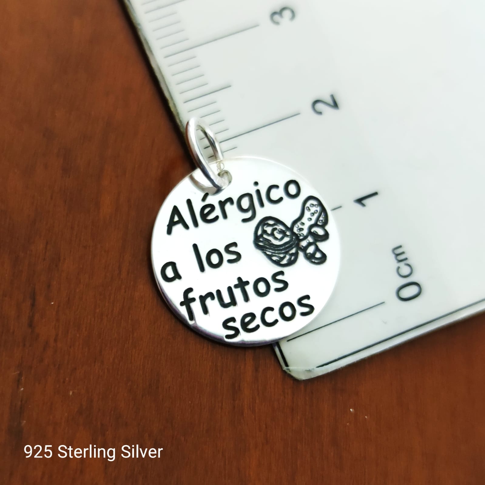 Colgante de Plata Alérgico a los frutos secos18 Mm. 2
