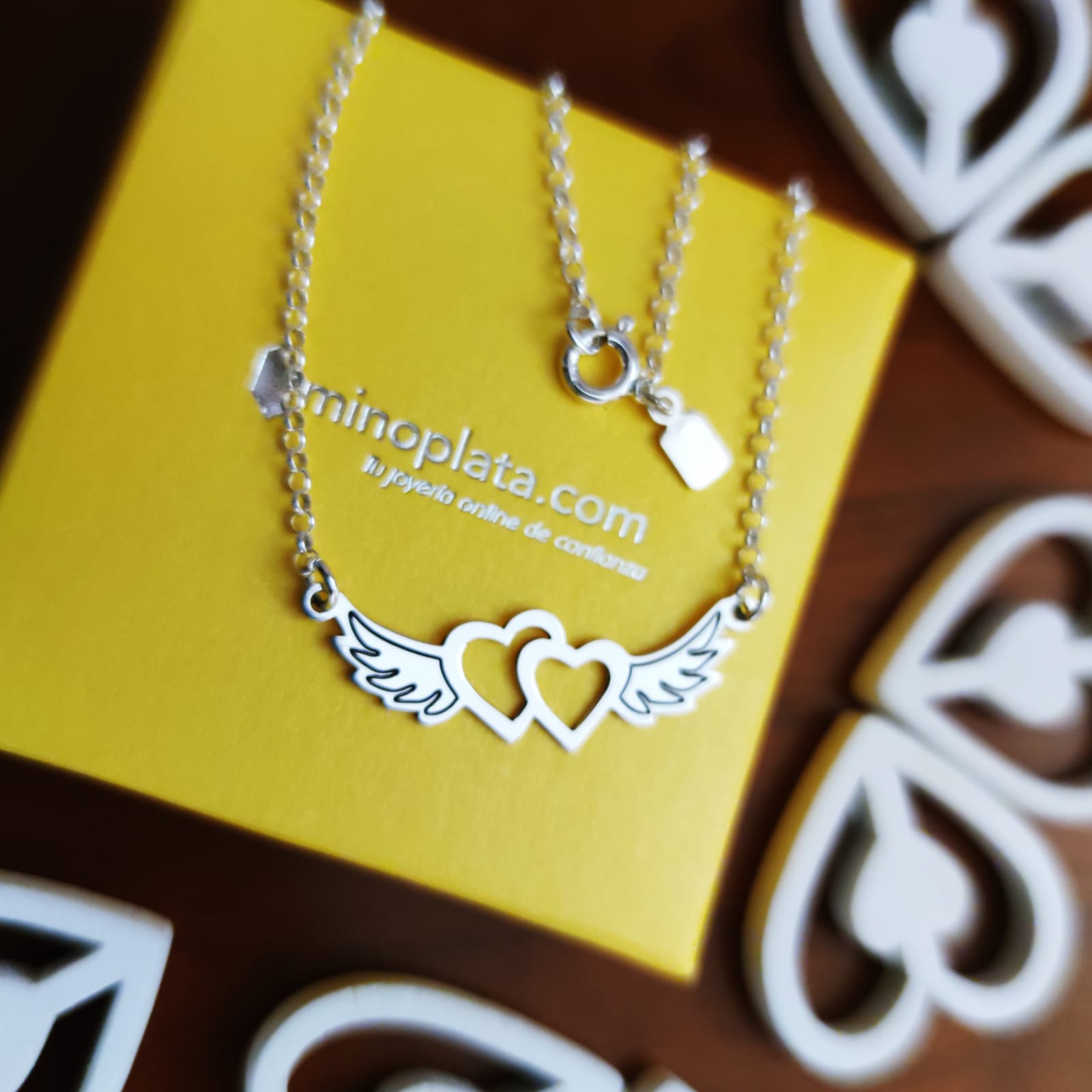 Gargantilla corazones con alas de Plata 3