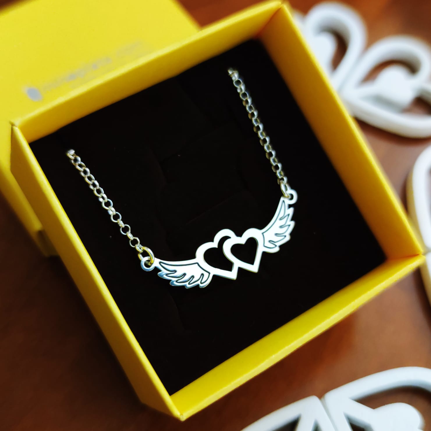 Gargantilla corazones con alas de Plata 4