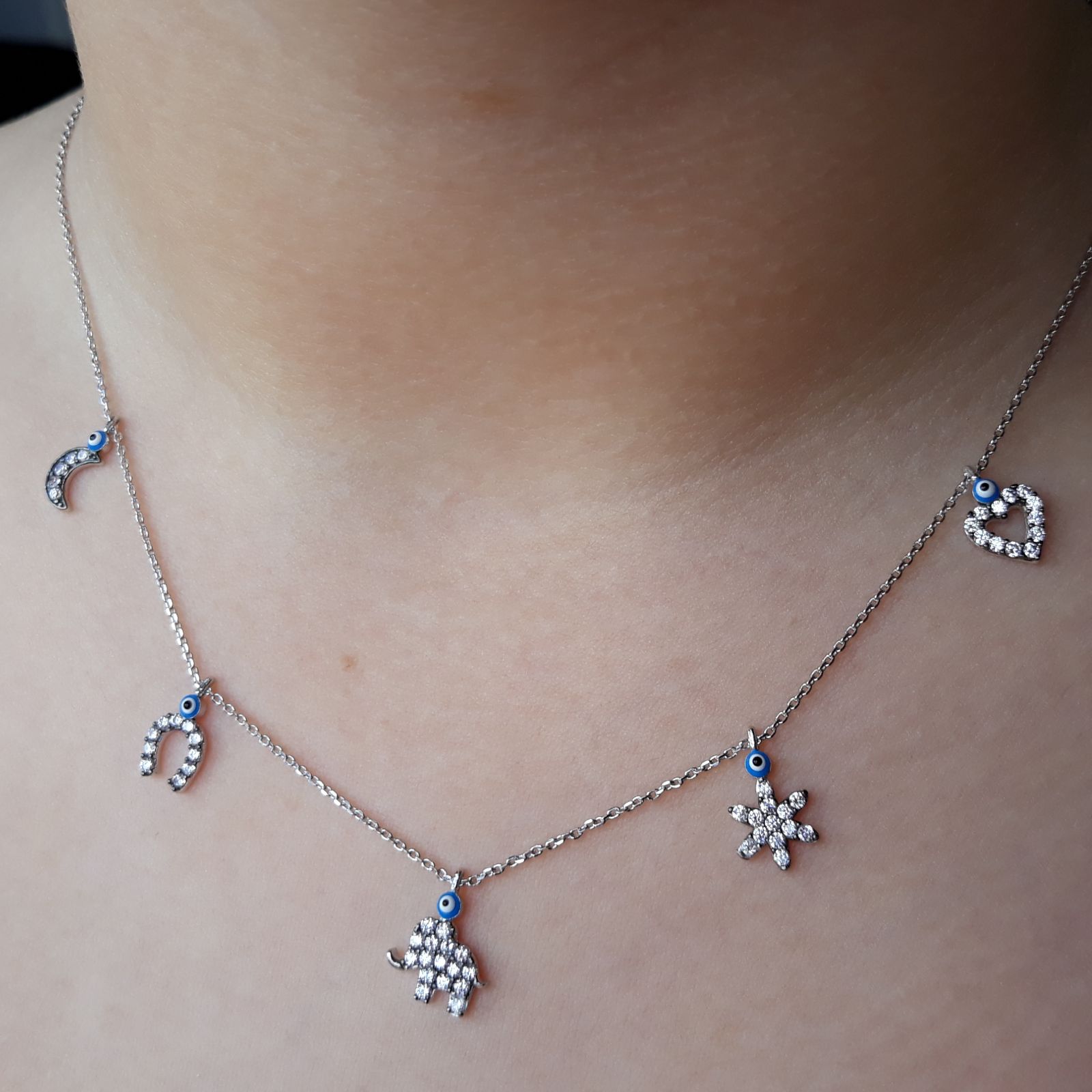 Gargantilla con amuletos de Plata rodiada, Circonitas y Esmalte 1