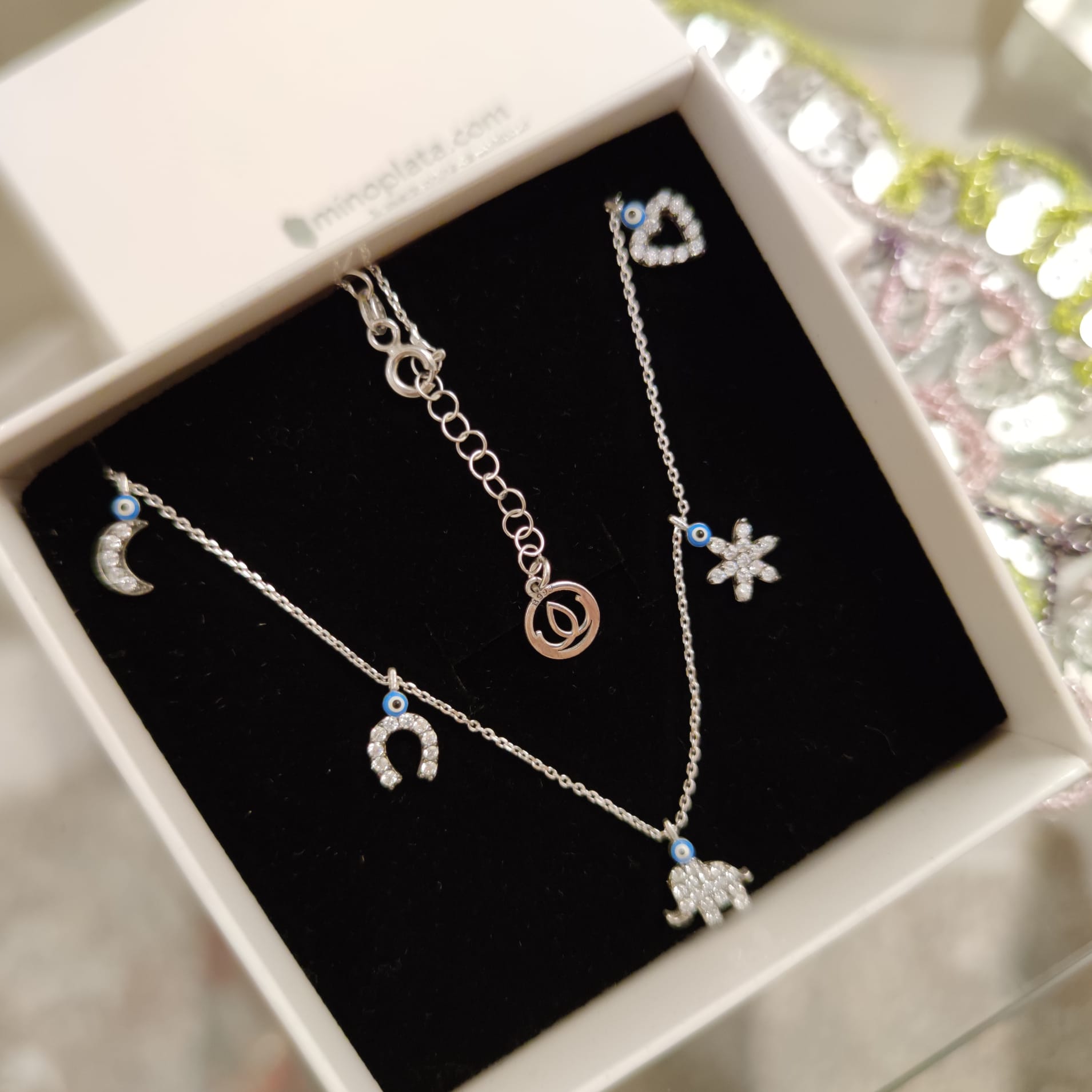 Gargantilla con amuletos de Plata rodiada, Circonitas y Esmalte 2