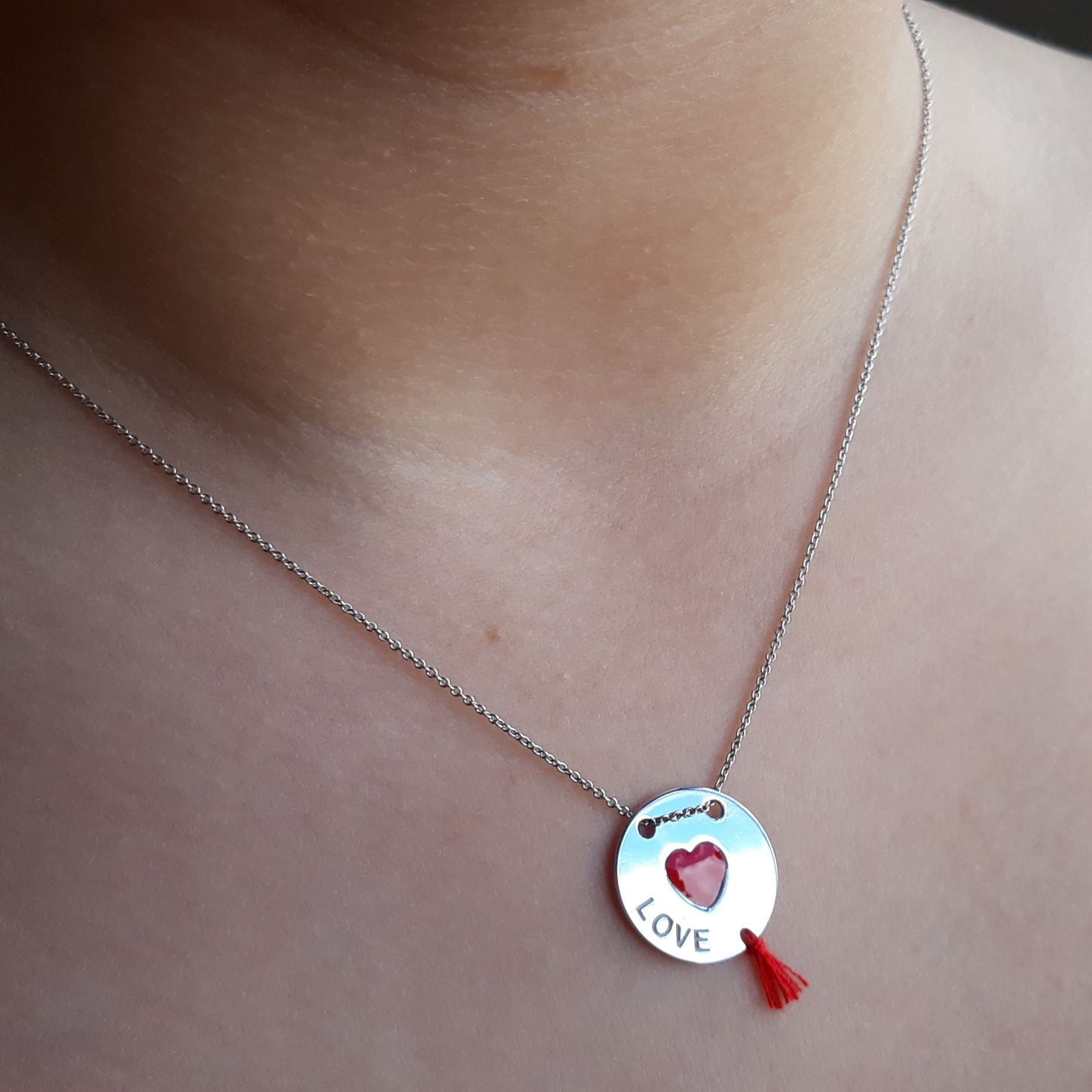 Gargantilla corazón de Plata con pompón rojo 1