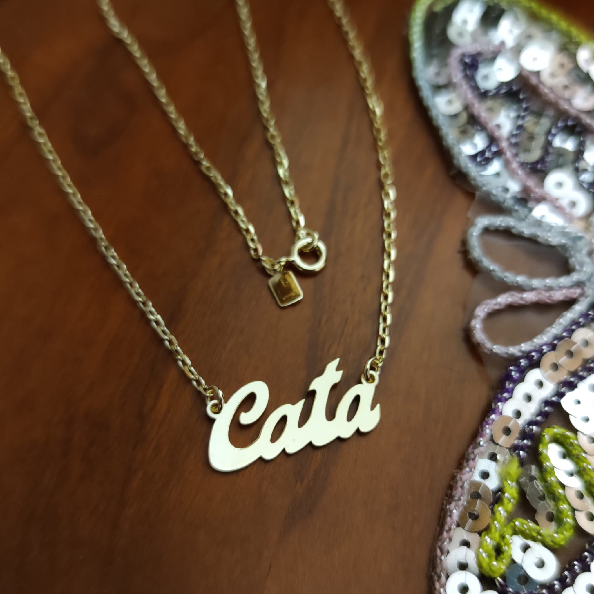 Gargantilla personalizada nombre en Plata de ley dorada