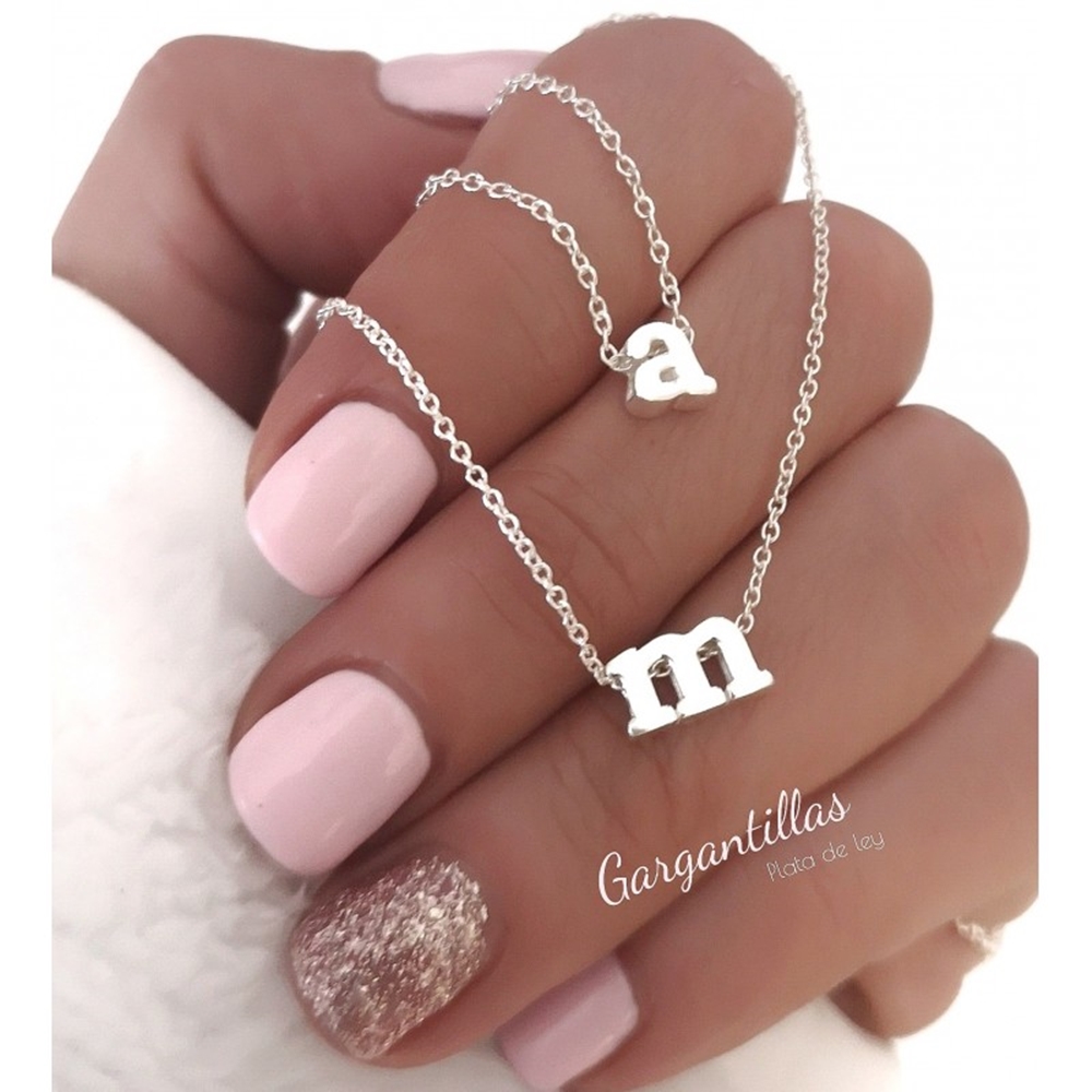 Gargantilla letra mini de Plata de ley
