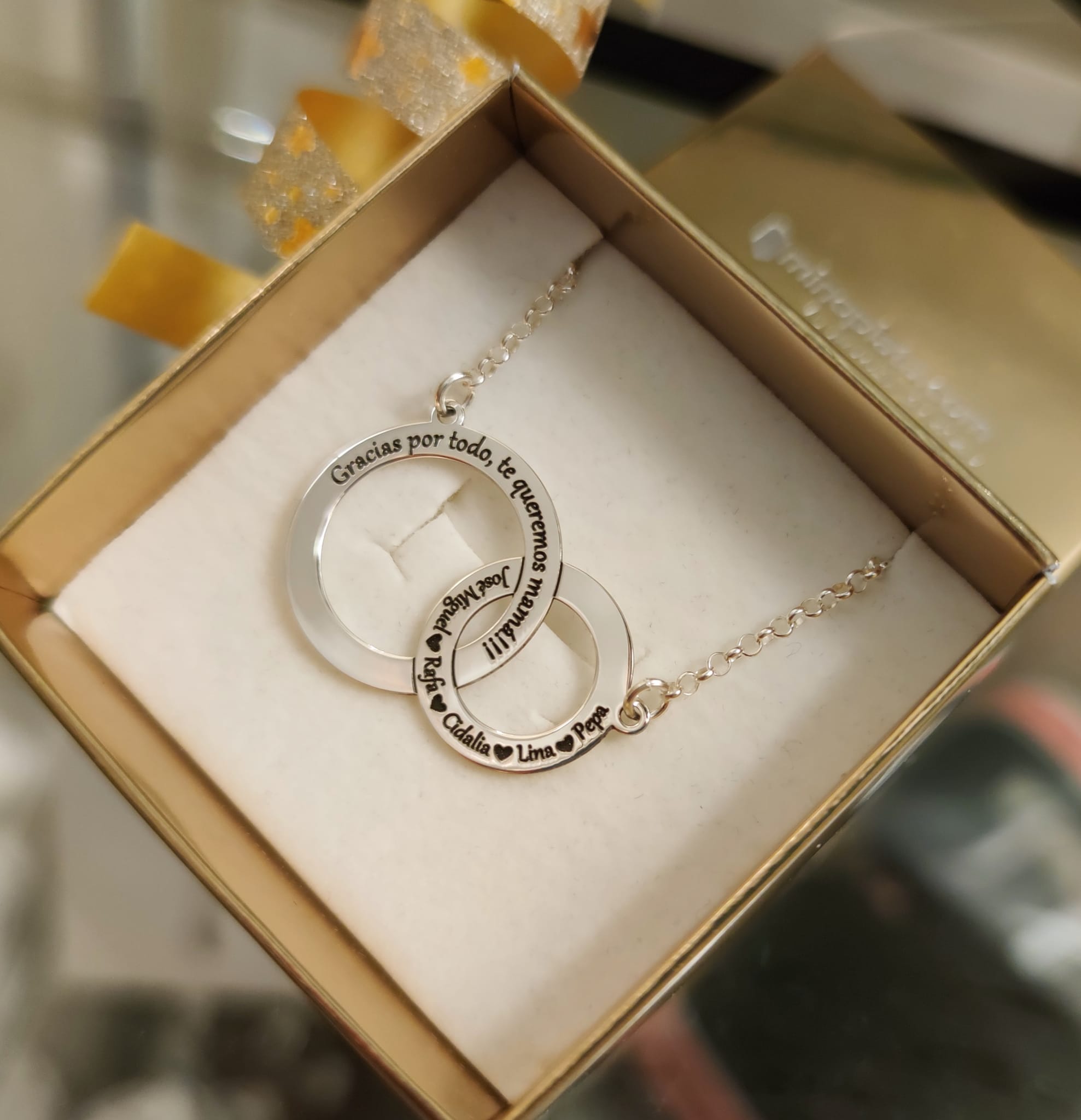 Gargantilla de Plata mamá te mereces todo con nombres 4