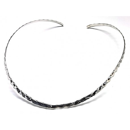 Gargantilla rígida martilleada de Plata 4 Mm.