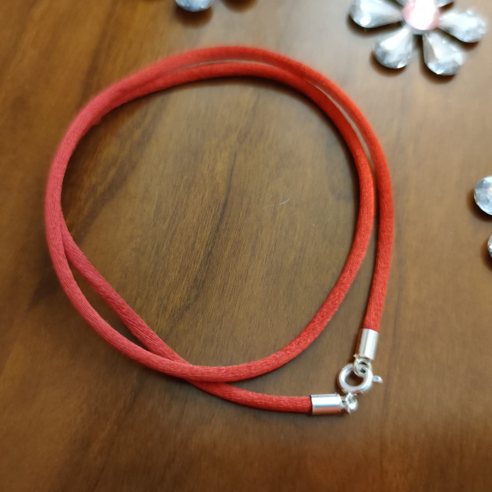 Cordón rojo de Seda con cierre de Plata de ley 1