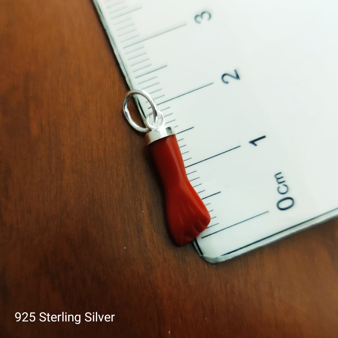 Colgante amuleto manita higa roja de Plata de ley 4