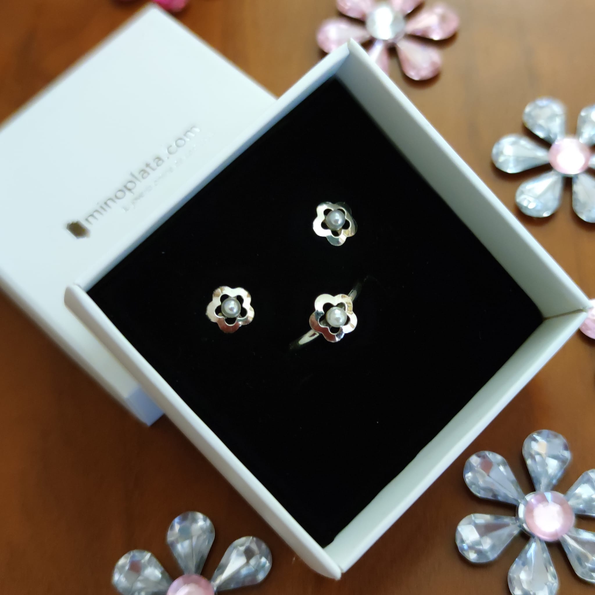 Conjunto Pendientes y Anillo de Plata rodiada y Perla para niña 1