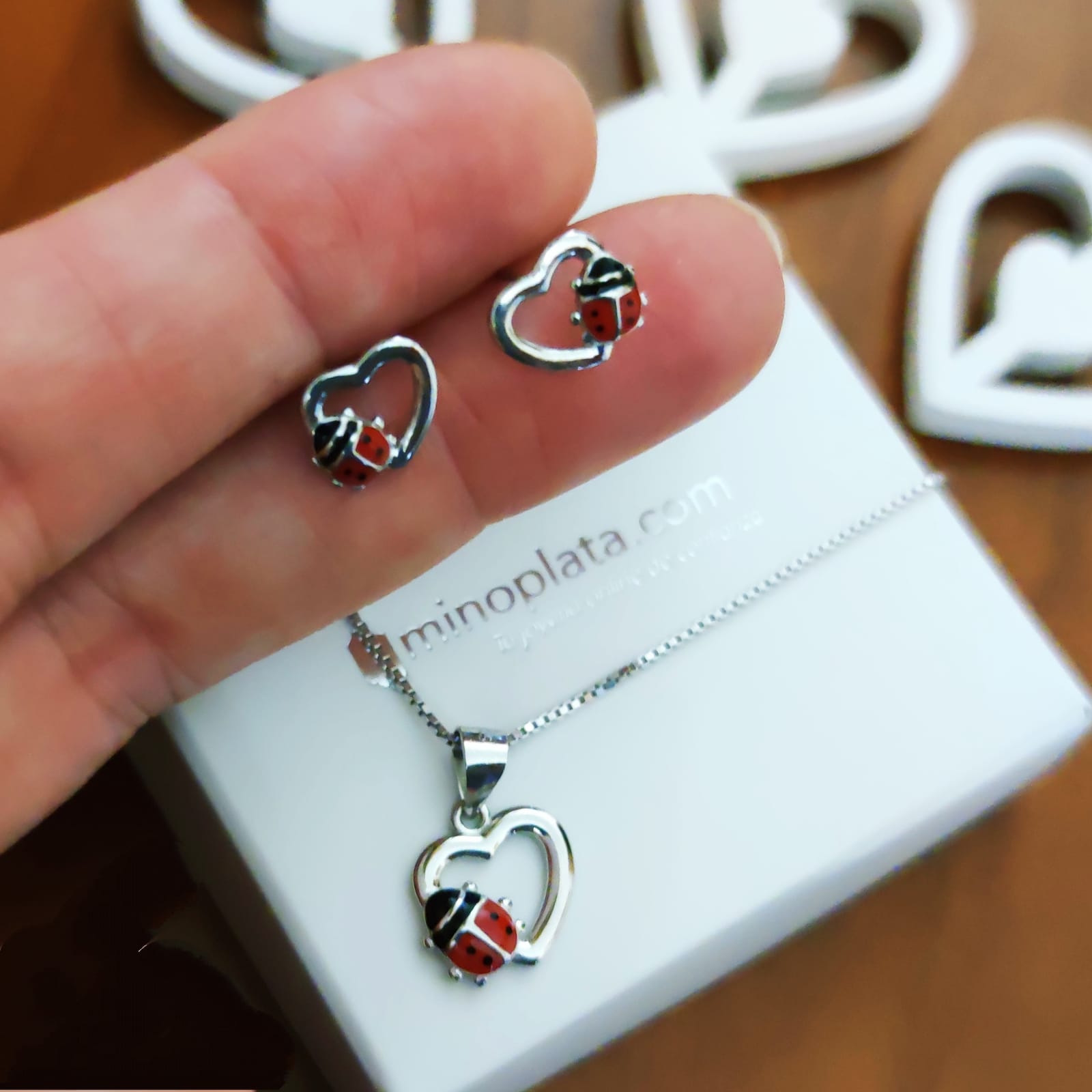 Juego de Pendientes y Gargantilla corazón de Plata con mariquita 1