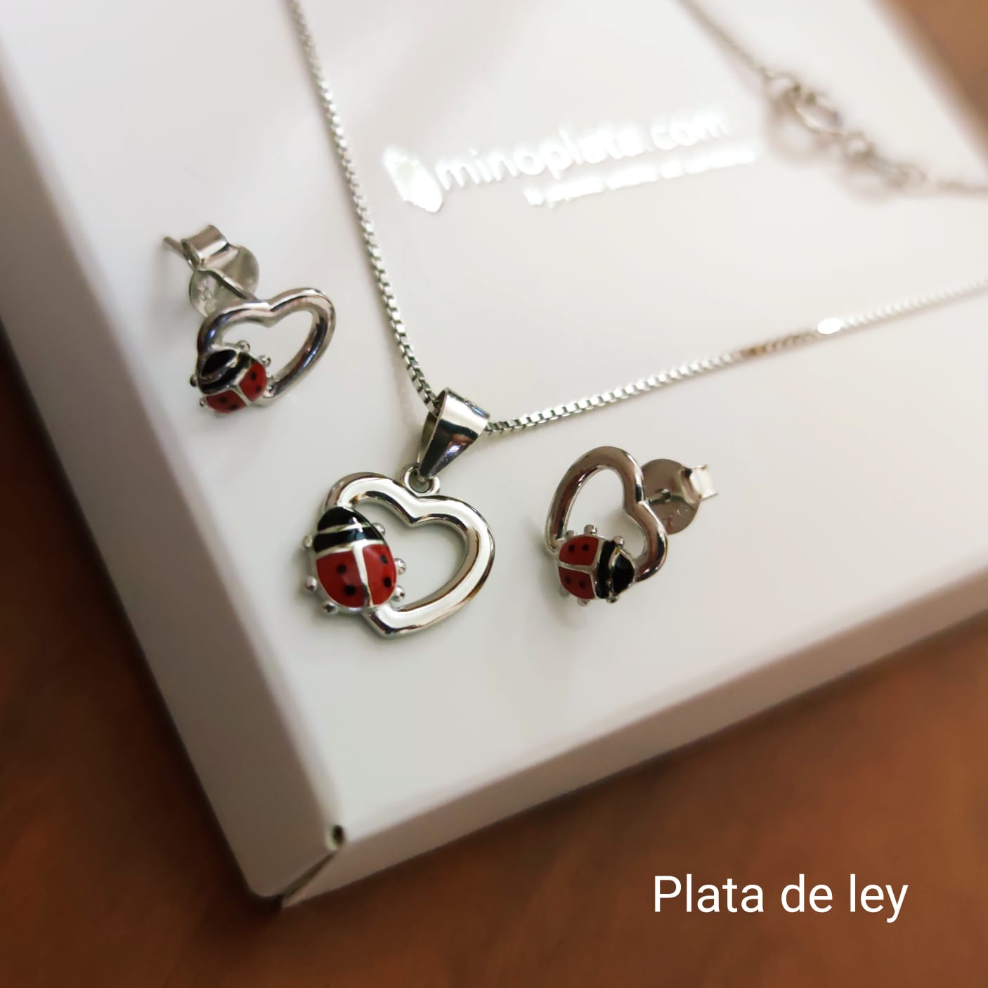 Juego de Pendientes y Gargantilla corazón de Plata con mariquita 3